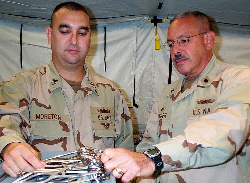 Navy Surgeons Inspect Expeditionary Medical Unit at Pentagon