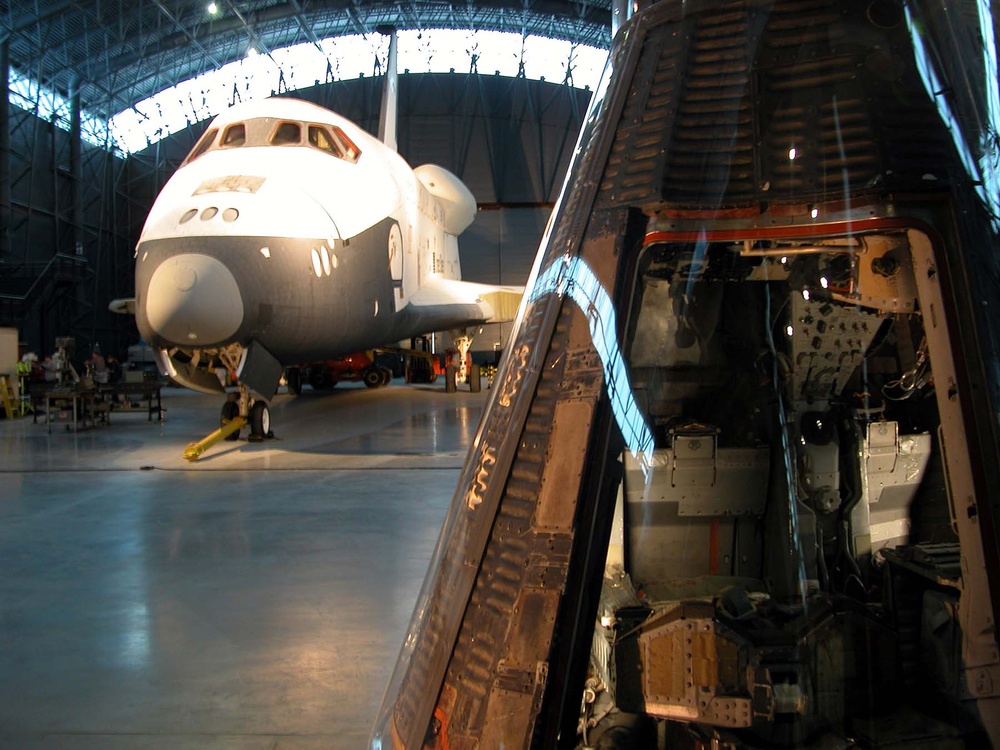 Gemini 7 Capsule Dwarfed by Space Shuttle Enterprise at Udvar-Hazy Center