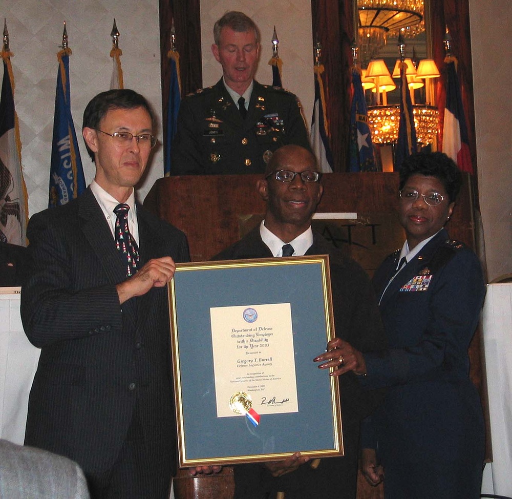 Defense Logistics Agency Employee Honored for Overcoming Disabilities