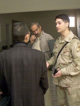 U.S. Army Officer Meets with Iraqi Council Members in Baghdad