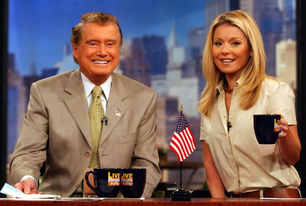 Regis and Kelly to Feature Holiday Greetings from Deployed Troops