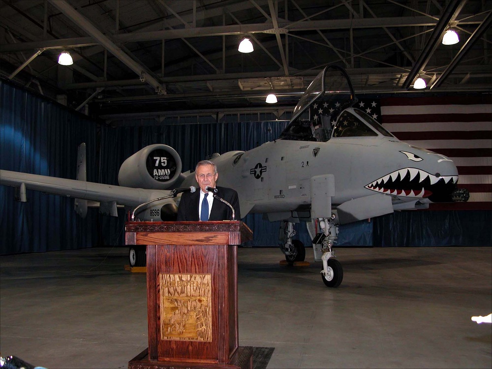 Rumsfeld Meets Press at Pope Air Force Base