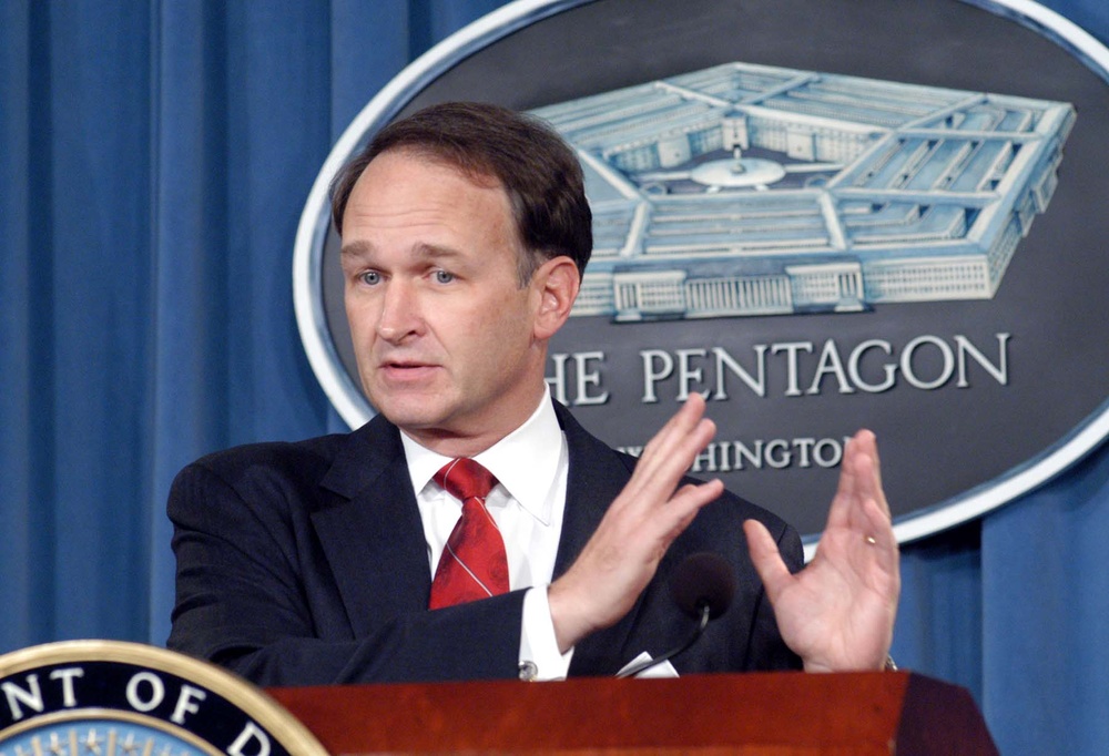 Pentagon Defends Mandatory Anthrax Vaccine for Troops