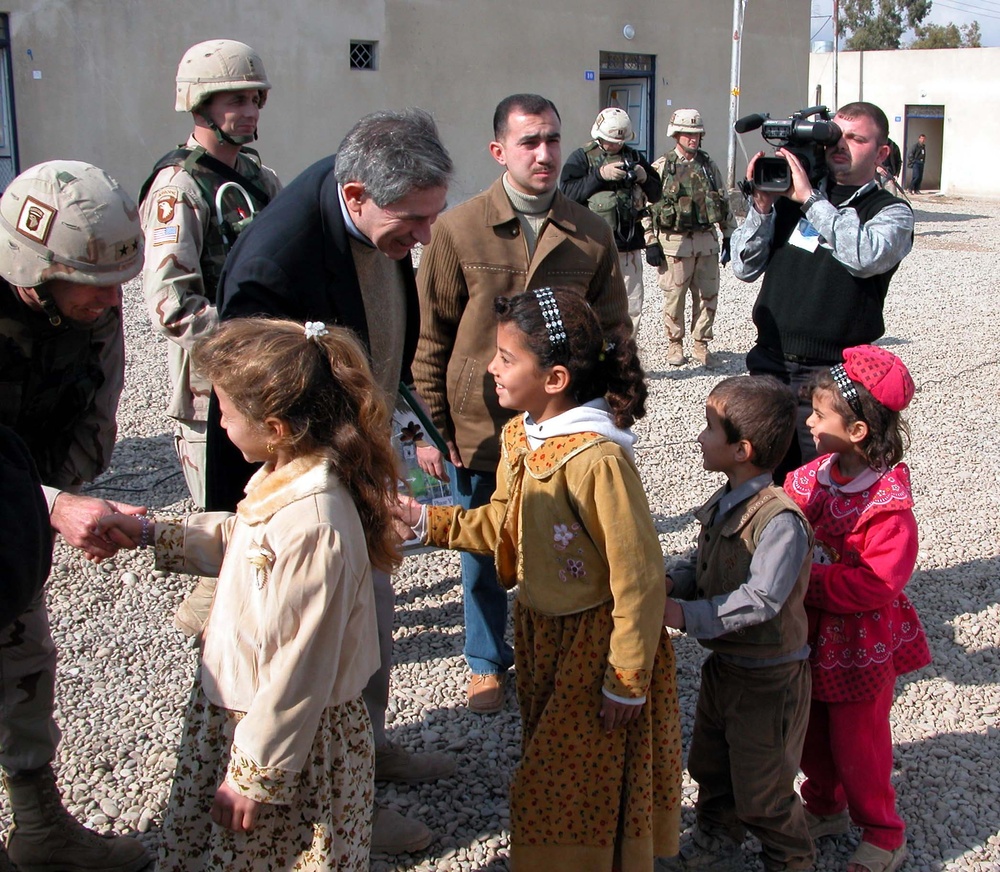 Wolfowitz Greets Residents of Village of Hope Near Mosul