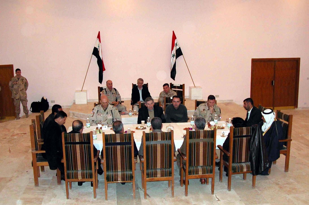 Wolfowitz Visits Iraq to Assess Troop Rotation, Situation