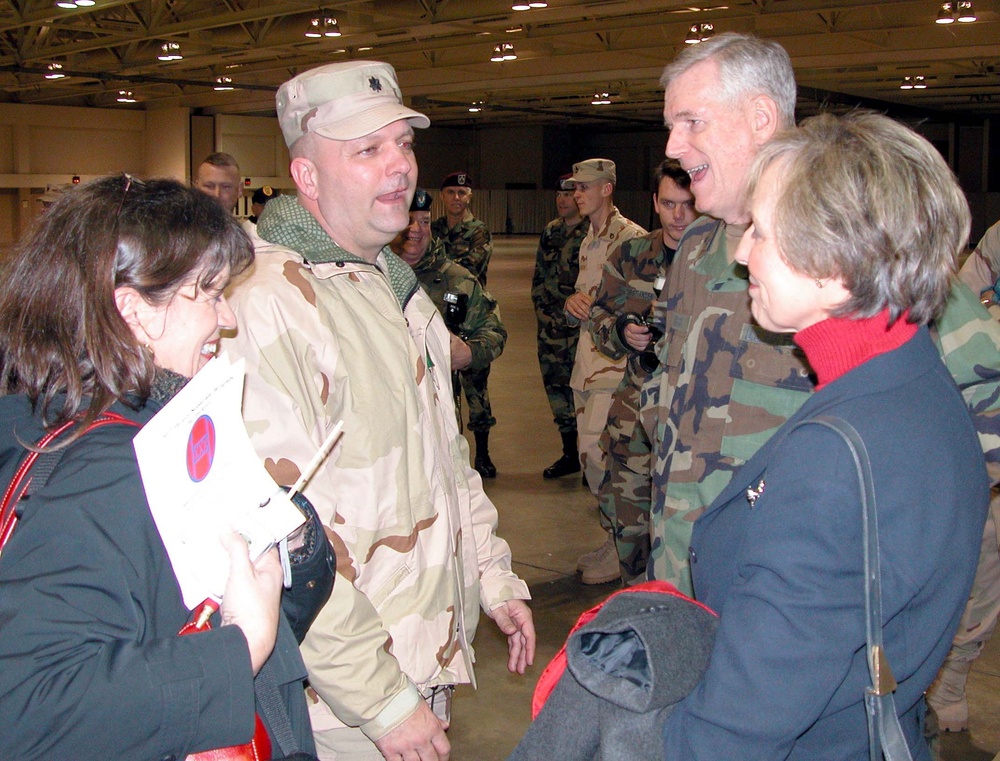 Gen. Myers Sends Off Deploying Guardsmen and Families