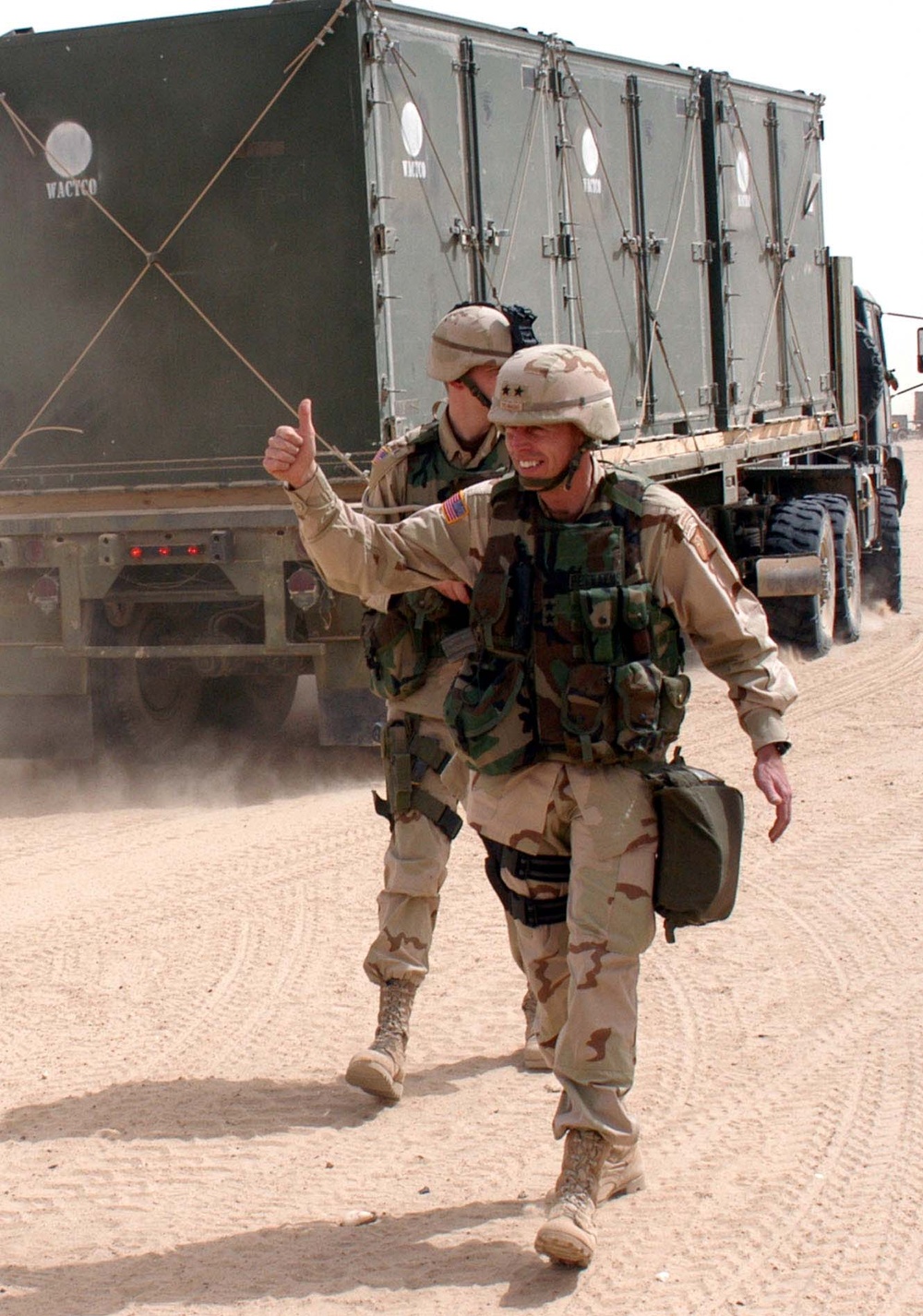 Petraeus Gives Thumbs-Up to Soldier During Iraq Convoy