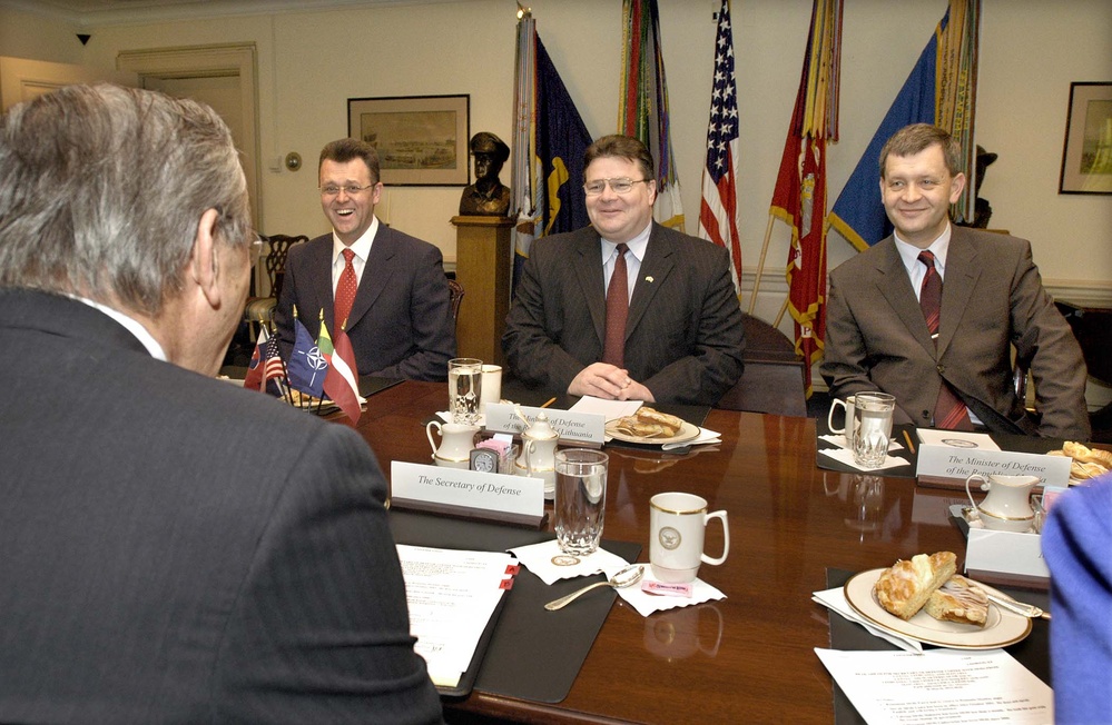 Defense Ministers from New NATO Members Meet with Rumsfeld at Pentagon