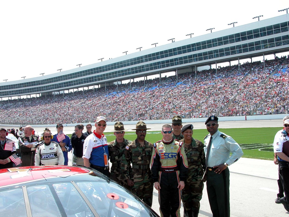 NASCAR Driver Labonte Honors Army Reserve Troops at Texas Motor Speedway