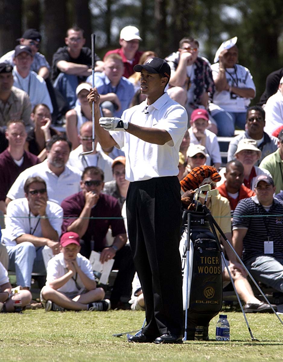 Tiger Woods Shares Golf Warm-Up Routine with Fort Bragg Crowd