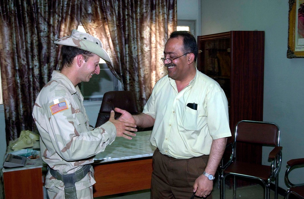 U.S. Army Officer Delivers Medical Supplies to Iraqi Hospital in Najaf