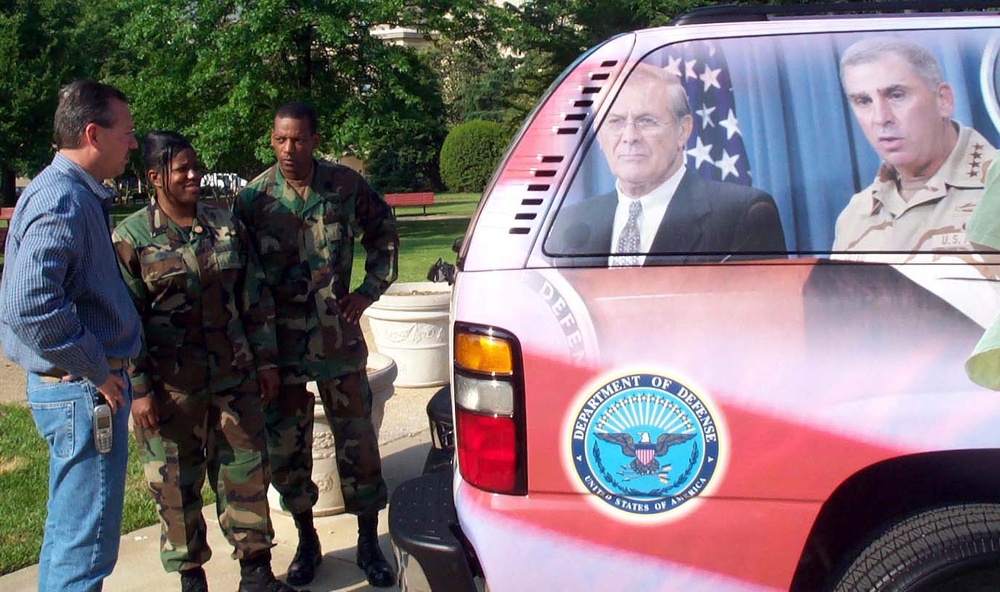 Decorated Trucks Showcase Support for U.S. Troops at Pentagon