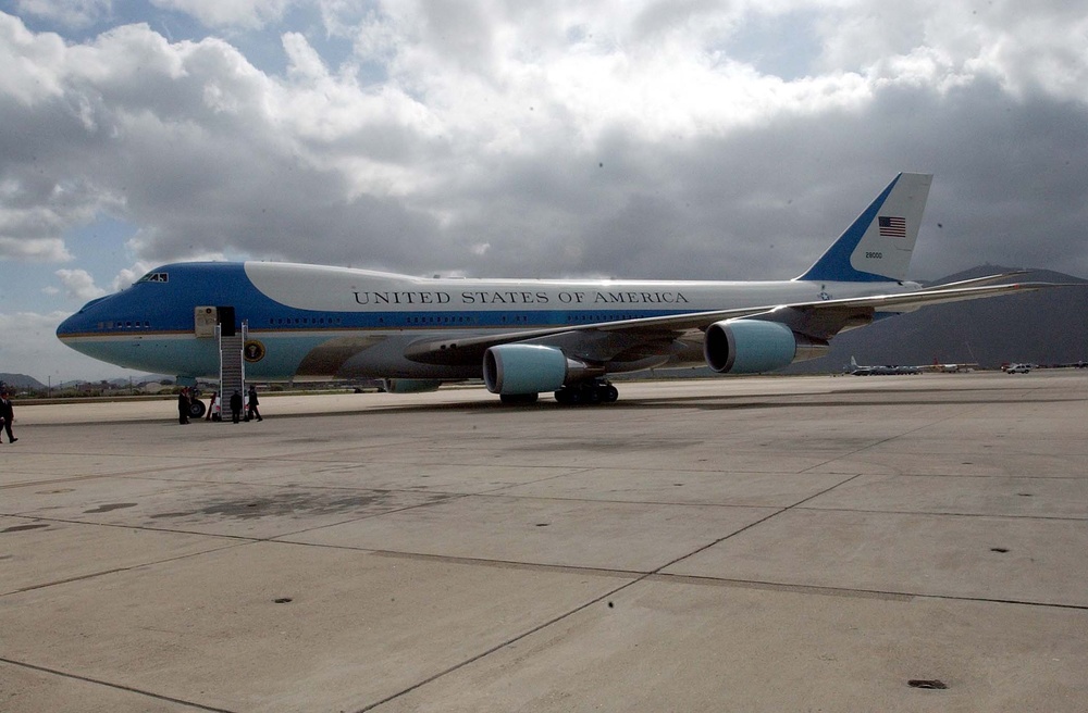 Air Force's VC-25 Awaits Reagan's Remains at Naval Base Ventura County