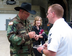 Country Singer Helps Celebrate Army Birthday