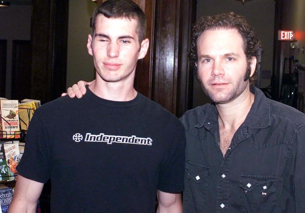Army Specialist Meets Five for Fighting Singer After Walter Reed Performance