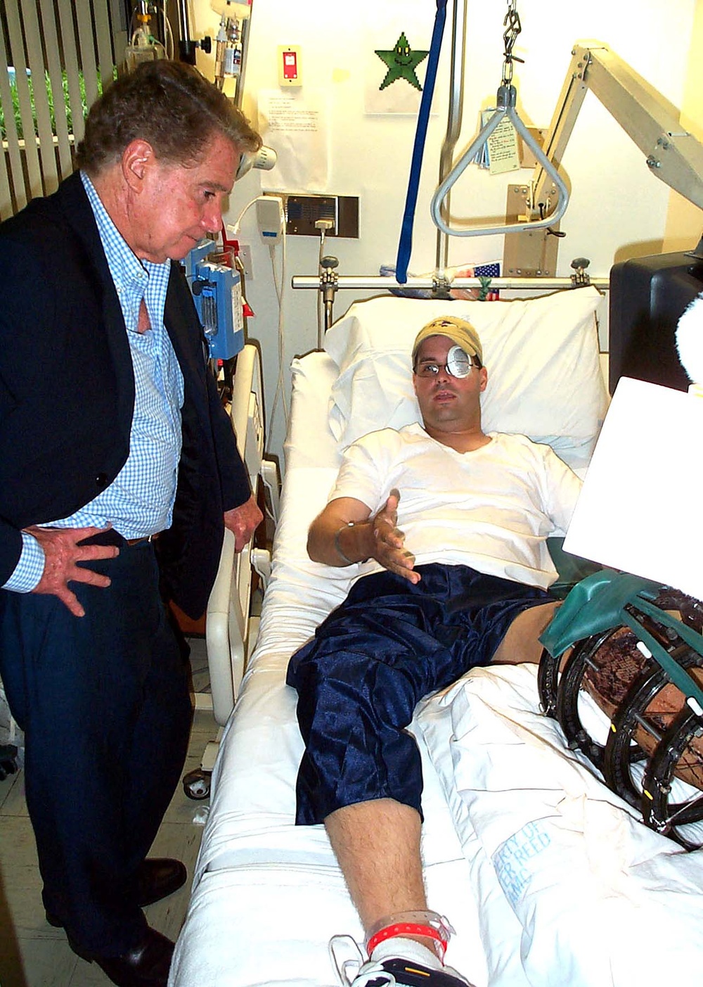 Regis Philbin Visits Wounded Soldier at Walter Reed