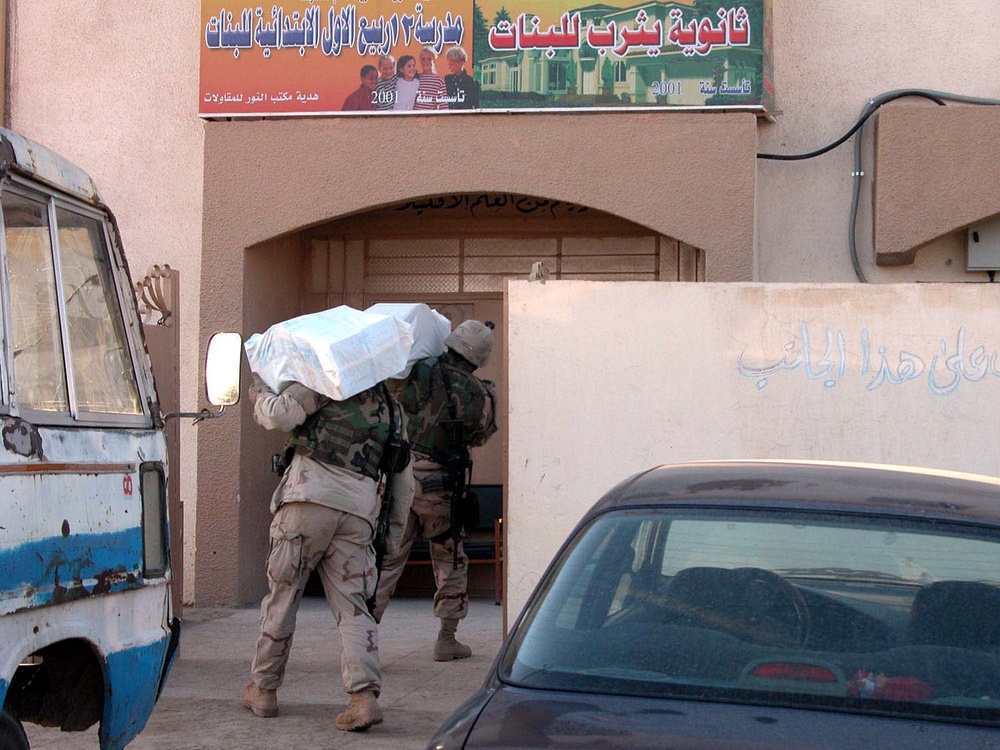 Soldiers Deliver Thousands of School Books to Baghdad Schools