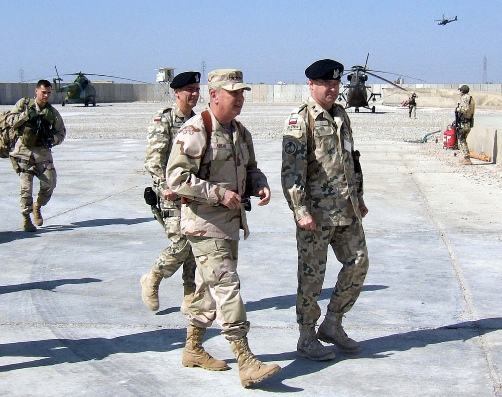 U.S. Central Command Chief Visits Polish Troops in Iraq