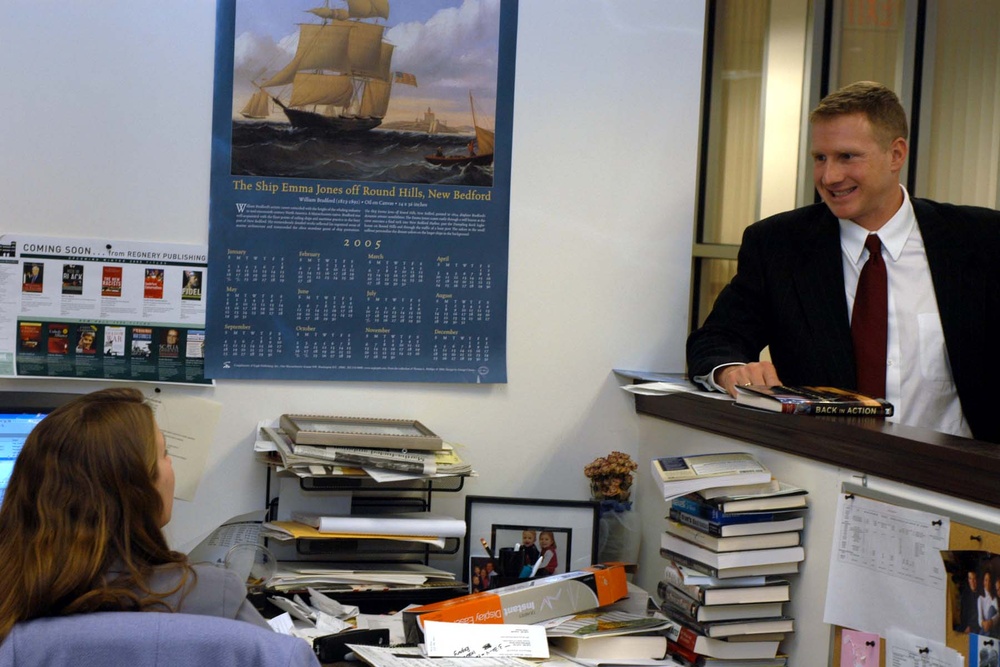 Army Captain Amputee Veteran Promotes Memoir on Iraq War Recovery