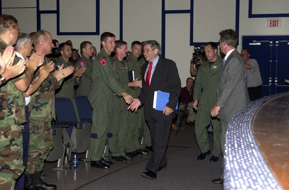 Wolfowitz Visits Luke Air Force Base, Meets with Airmen