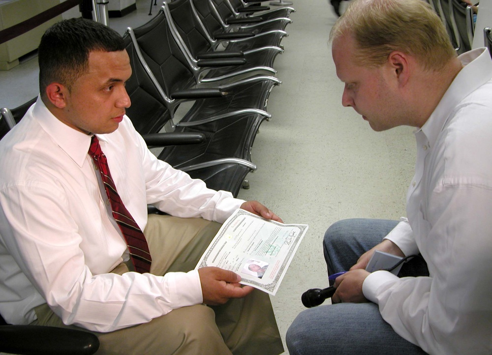 Army Specialist Becomes U.S. Citizen in Naturalization Ceremony