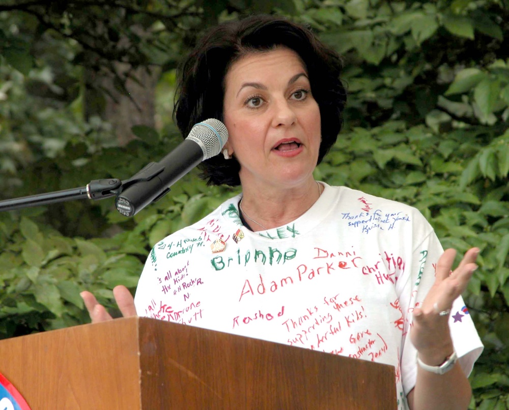 First Lady Visits 4-H Camp, Receives Commemorative T-Shirt