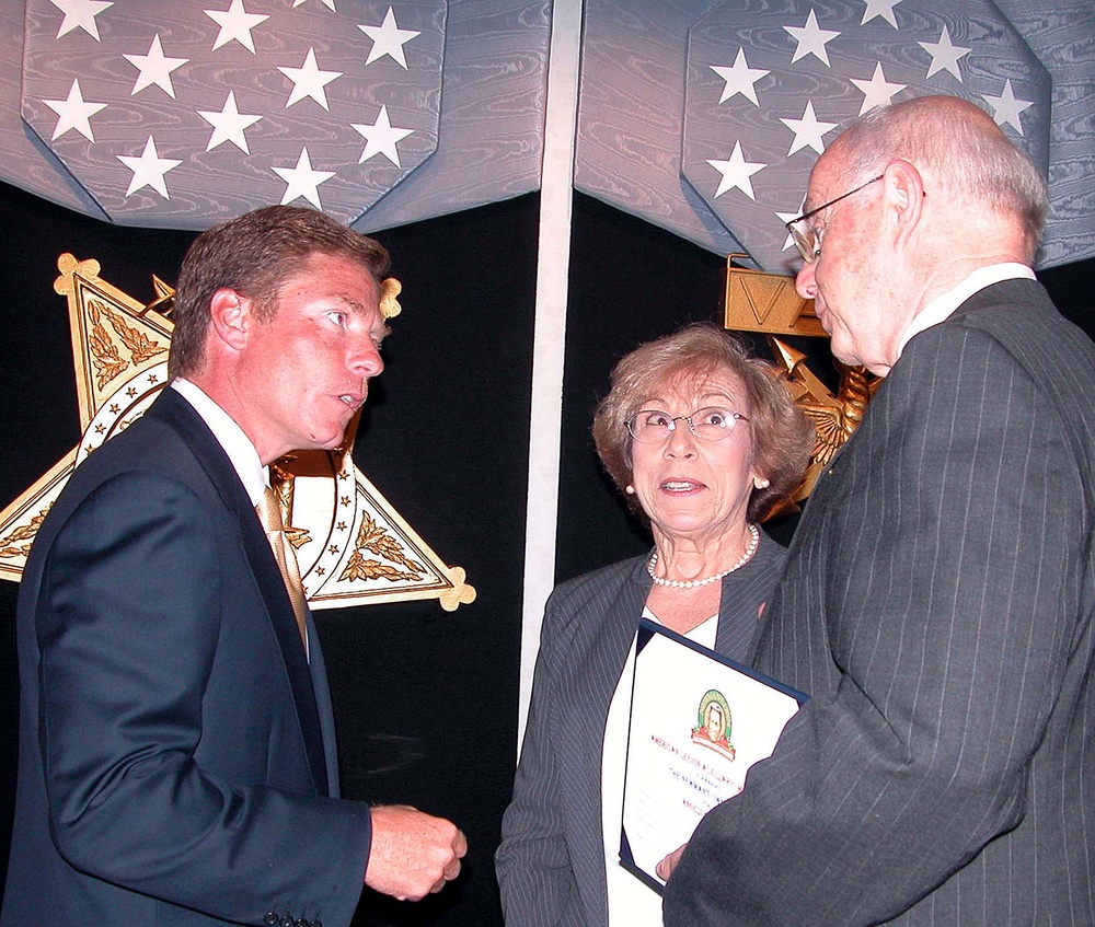 Fisher House Foundation Chairman Honors "Angels of Mercy" Program