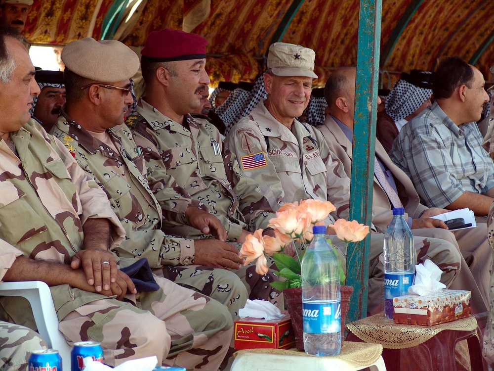 Iraqi Army Raises Flag Over Newly Renovated Base in Numaniyah