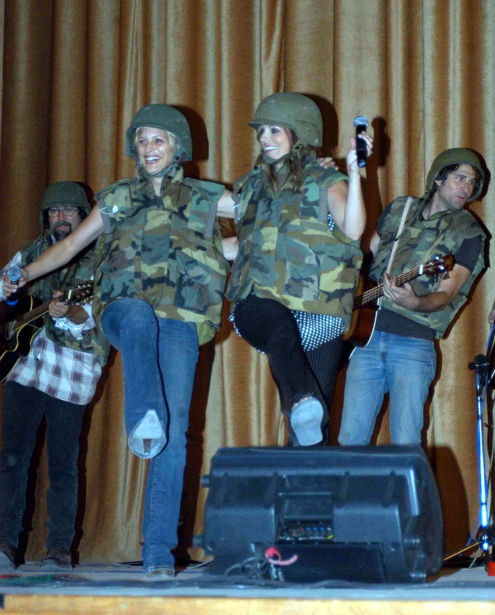 Country Singers Perform for Troops Under Fire in Iraq
