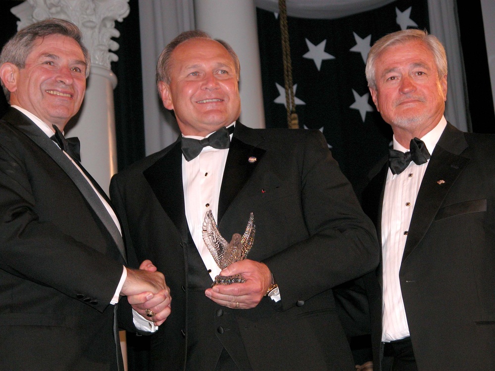 Home Depot CEO Honored for Supporting Guardsmen and Reservists