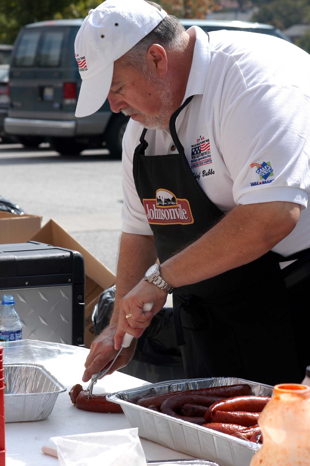 Chef Bubba Serves Up Feast for Military Appreciation Picnic at Walter Reed