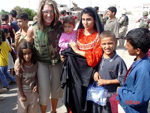Stars for Stripes Founder Meets with Iraqi Schoolchildren During Country Music Tour