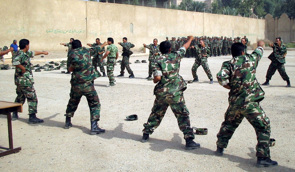 Iraqi Police Commandos Hone Combat Skills in Training