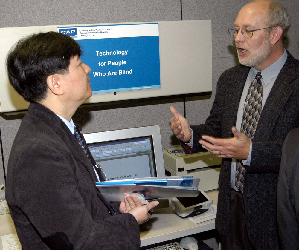 DoD Showcases Assistive Technology for Employees with Disabilities to South Korean Delegation