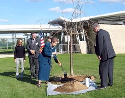 Garden Club President Helps Plant Memorial Tree at Pentagon