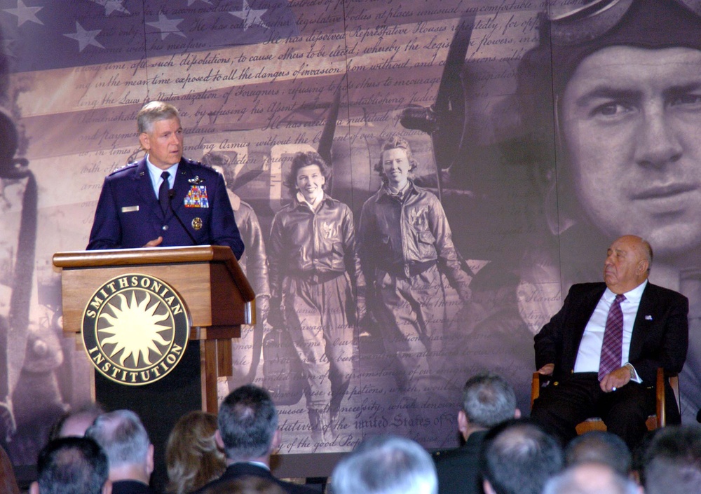 Joint Chiefs Chairman Honors Americans' Sacrifices at War Exhibit Opening