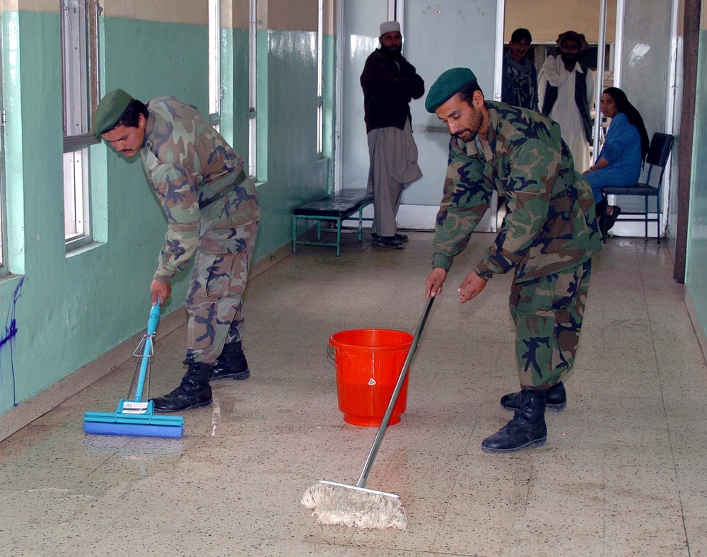 Afghan Troops Clean Kabul Children's Hospital