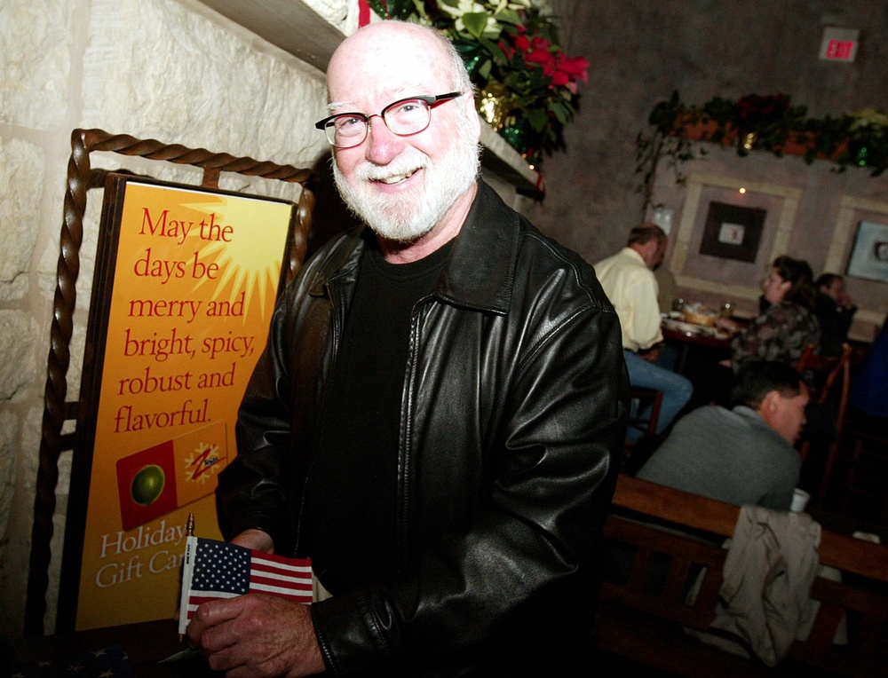 Texas Resident Donates $100 to Support Deployed Soldiers