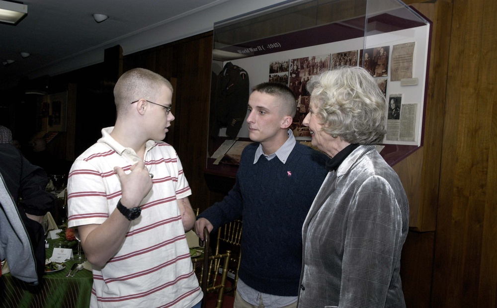 Rumsfeld's Wife Visits Wounded Troops at Holiday Dinner