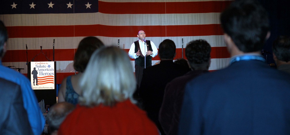 Irish Tenor Ronan Tynan Performs for Veterans at Gala Tribute