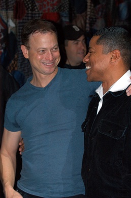 Gary Sinise Autographs for Veterans After Orlando Concert