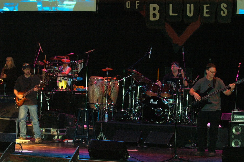 Gary Sinise and Lt. Dan Band Perform for Wounded Veterans at Orlando Concert