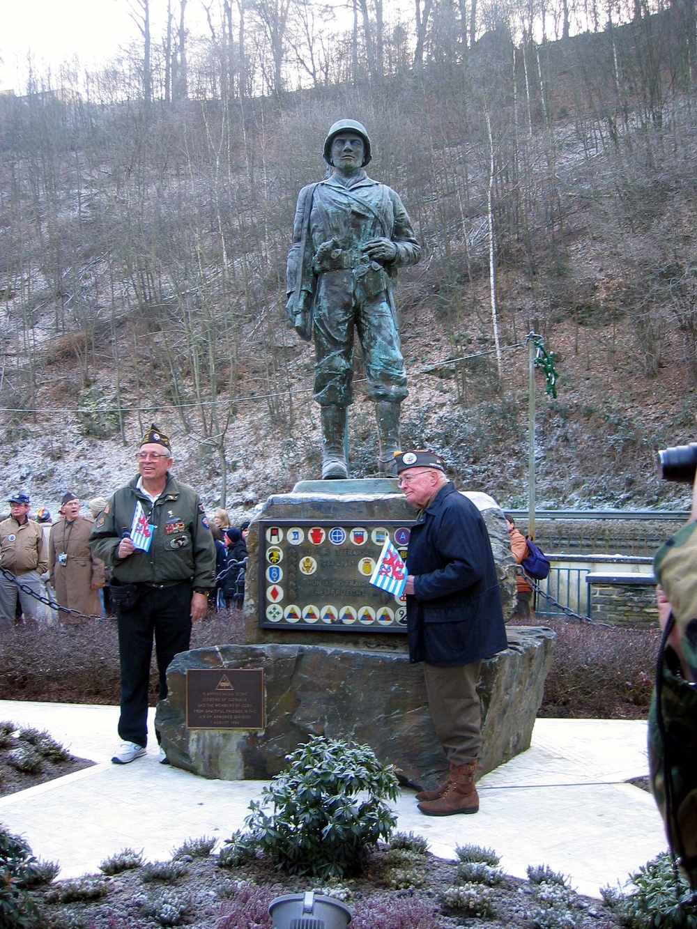 Veterans of Battle of the Bulge Commemorate 60th Anniversary of Luxembourg Liberation