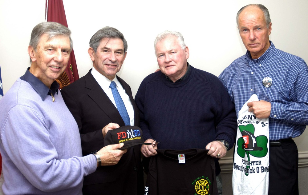 Wolfowitz Meets with 9/11 Families at Military Hospitals