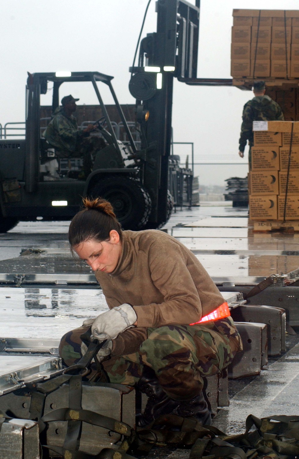 Air Force Aids Tsunami Relief Efforts in Southeast Asia