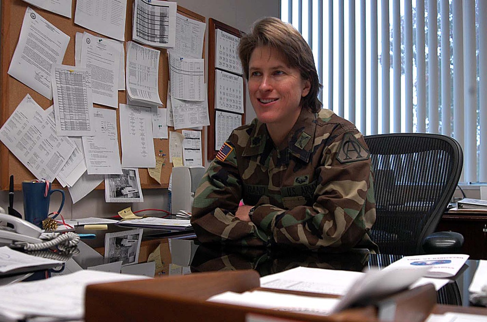 Army Lt. Col. Jaimy S. Rand Leads Fort Hood Contracting Command