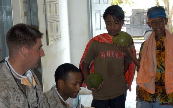 Dental Team Connects with Local "Tweens" in Meulaboh, Indonesia