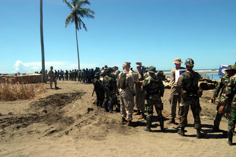 U.S. Marines, Indonesian Troops Collaborate to Deliver Earthquake Relief Supplies