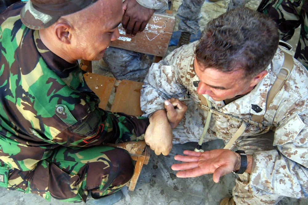Marines, Indonesian Troops Arm-Wrestle to Aid Tsunami Victims