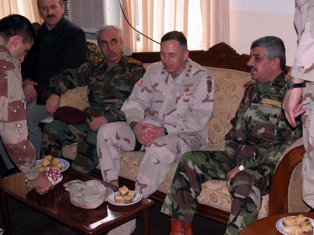 Iraqi and U.S. Military Leaders Meet in Mosul